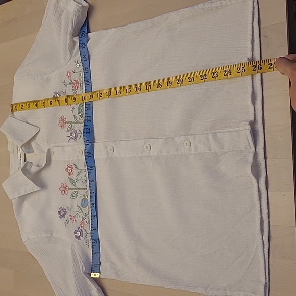 NWOT Alfred Dunner Embroidered and Beaded Floral/Kitsch Short Sleeved Blouse - Picture 5 of 13